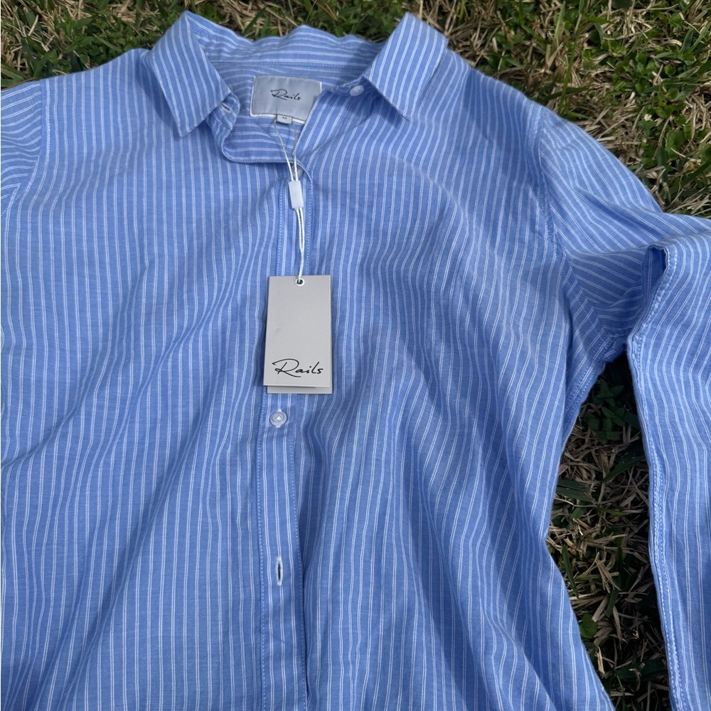 NWT Rails Lizzi Button Front Pinstriped Ruffle Trim Blouse Top Coastal Size M - Picture 4 of 9